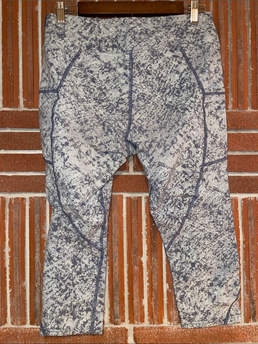 Pact women’s  Capri Leggings in Blue Marble - Picture 3 of 7
